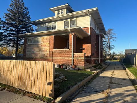 6 S Monterey Avenue E Villa Park IL 60181