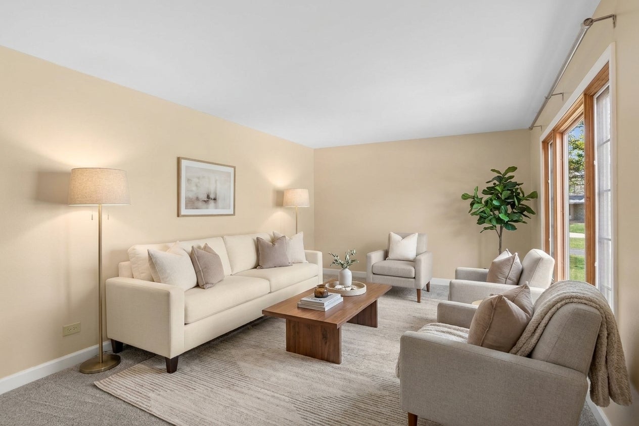 535 Chester Court W