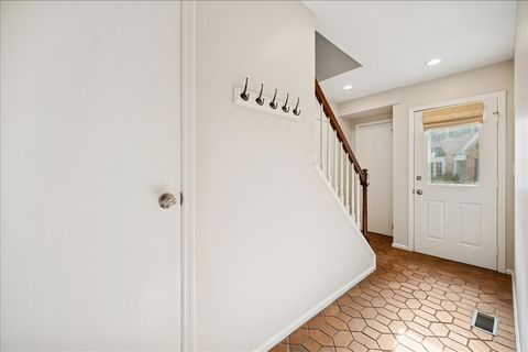 Tiny photo for 898 Bridlegate Lane, Northfield, IL 60093 (MLS # 12557194)