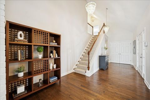 Tiny photo for 898 Bridlegate Lane, Northfield, IL 60093 (MLS # 12557194)