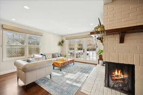 Tiny photo for 898 Bridlegate Lane, Northfield, IL 60093 (MLS # 12557194)