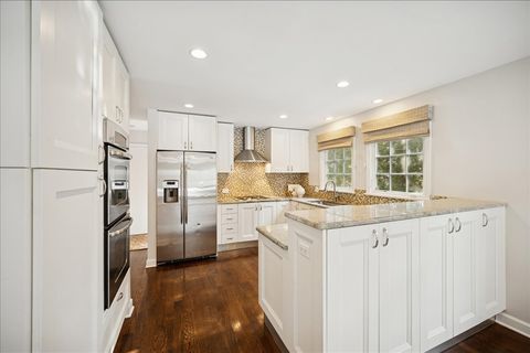 Tiny photo for 898 Bridlegate Lane, Northfield, IL 60093 (MLS # 12557194)