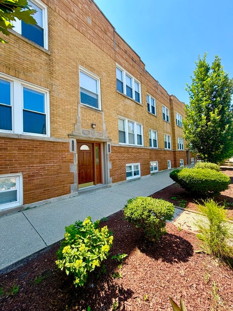 Photo of 3049 W Grace Street #1, Chicago, IL 60618 (MLS # 12704873)