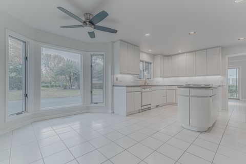 Tiny photo for 513 Rivershire Place, Lincolnshire, IL 60069 (MLS # 12507776)