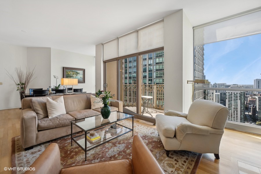 21 E Huron Street 2601