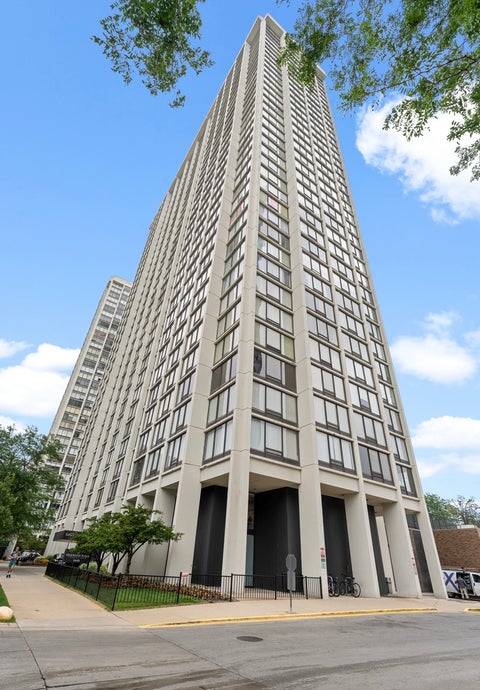 Photo of 5445 N Sheridan Road #804, Chicago, IL 60640 (MLS # 12726245)