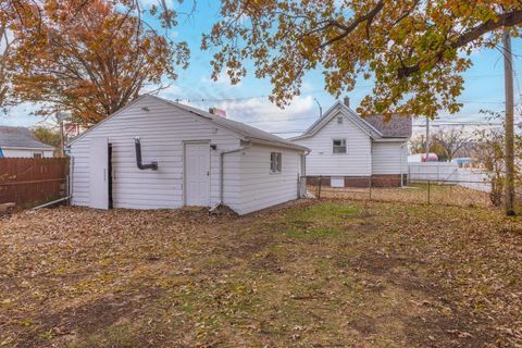 Tiny photo for 1515 W Market Street, Bloomington, IL 61701 (MLS # 12515869)
