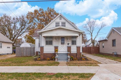 Tiny photo for 1515 W Market Street, Bloomington, IL 61701 (MLS # 12515869)