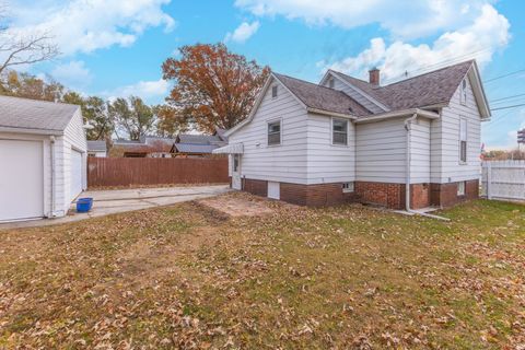 Tiny photo for 1515 W Market Street, Bloomington, IL 61701 (MLS # 12515869)