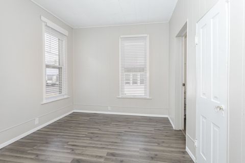 Tiny photo for 1515 W Market Street, Bloomington, IL 61701 (MLS # 12515869)