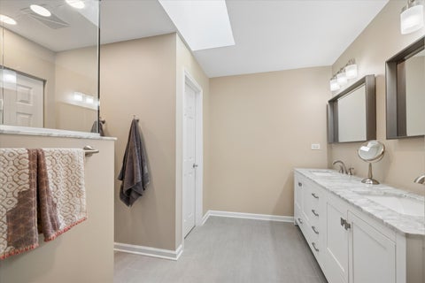 Tiny photo for 197 Sheffield Lane, Vernon Hills, IL 60061 (MLS # 12775204)