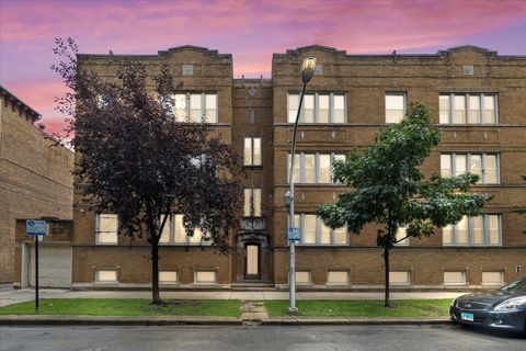 Photo of 7431 N Hoyne Avenue #G, Chicago, IL 60645 (MLS # 12603810)