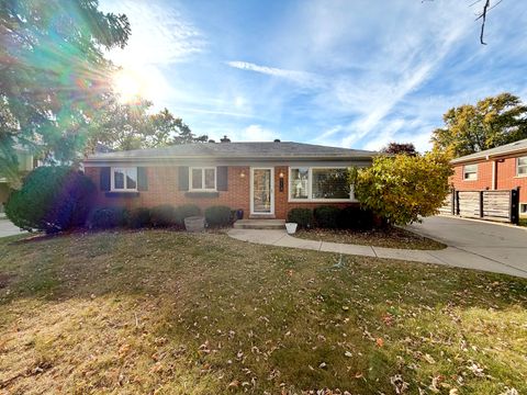 Photo of 1S518 MacArthur Drive, Oakbrook Terrace, IL 60181 (MLS # 12513979)