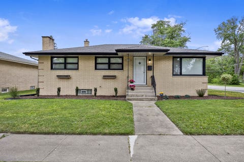 Photo of 18202 Locust Street, Lansing, IL 60438 (MLS # 12678058)