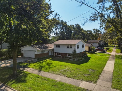 Tiny photo for 1101 E Barberry Lane, Mount Prospect, IL 60056 (MLS # 12789112)