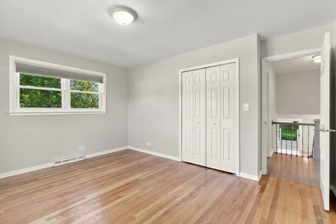Tiny photo for 1101 E Barberry Lane, Mount Prospect, IL 60056 (MLS # 12789112)