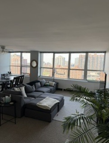 655 W IRVING PARK Road 1104