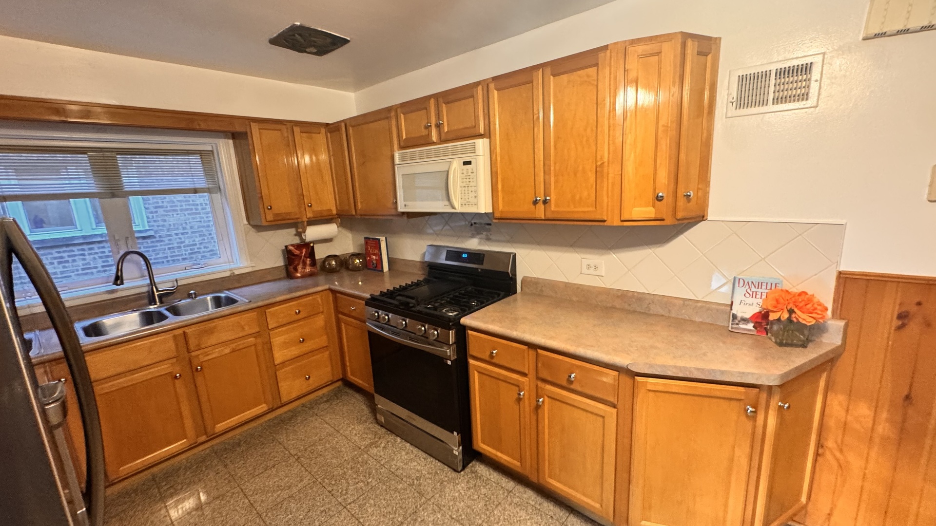 5501 N California Avenue 1N