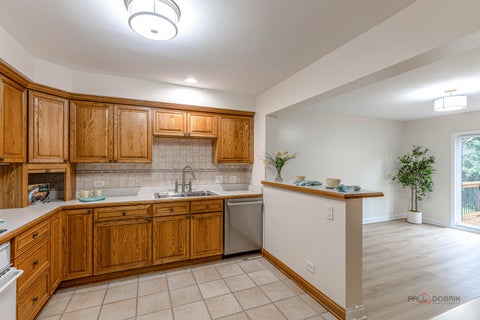 Tiny photo for 10 Newcastle Lane, Lincolnshire, IL 60069 (MLS # 12760606)