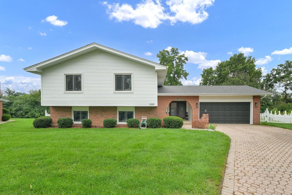 1441 Holland Place
