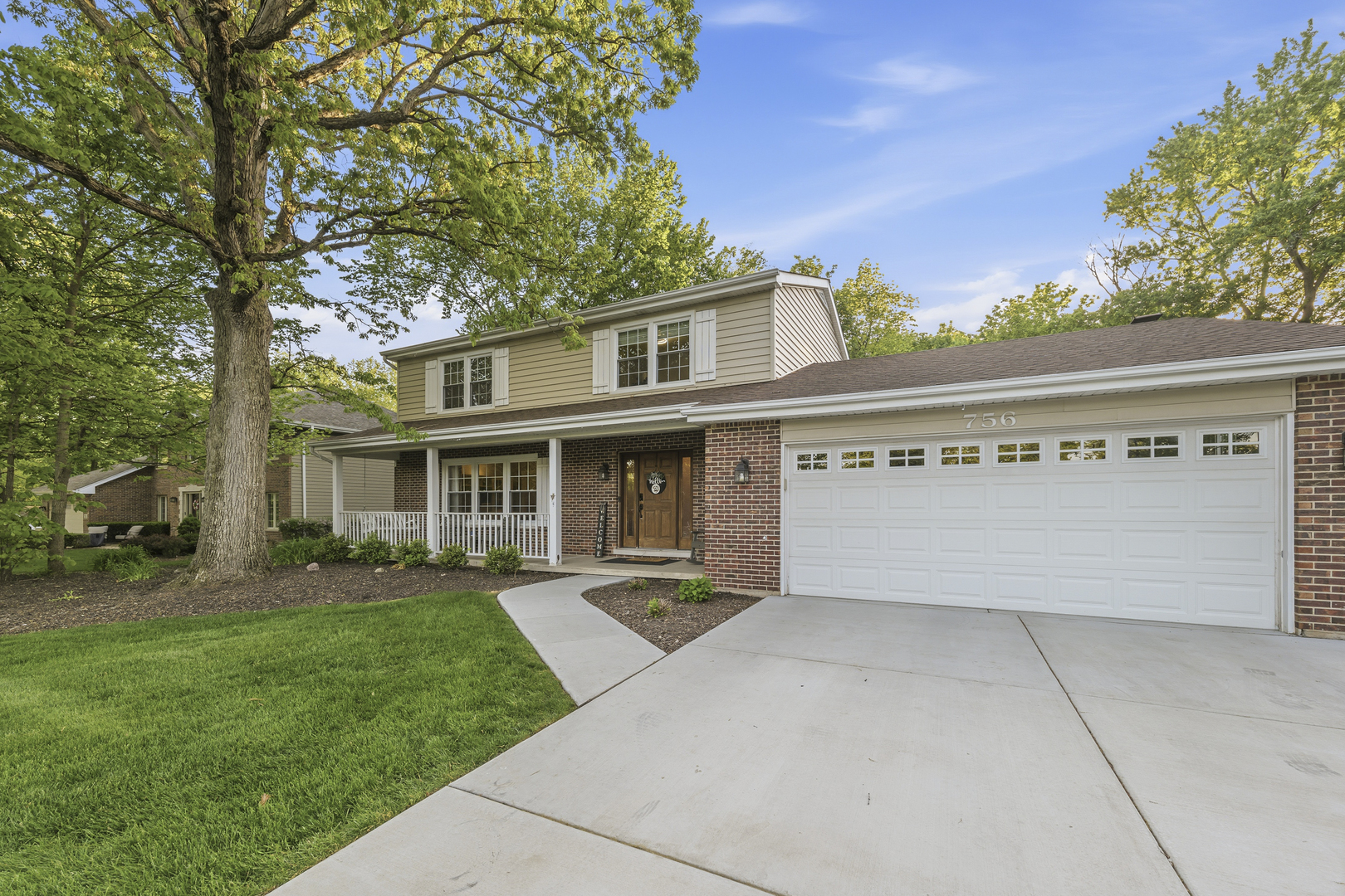 756 OAKWOOD Drive