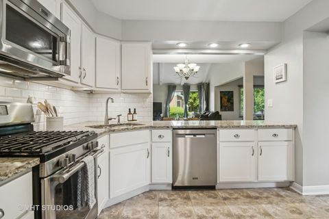 Tiny photo for 230 W GOLFVIEW Terrace, Palatine, IL 60067 (MLS # 12379373)