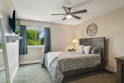 Tiny photo for 230 W GOLFVIEW Terrace, Palatine, IL 60067 (MLS # 12379373)