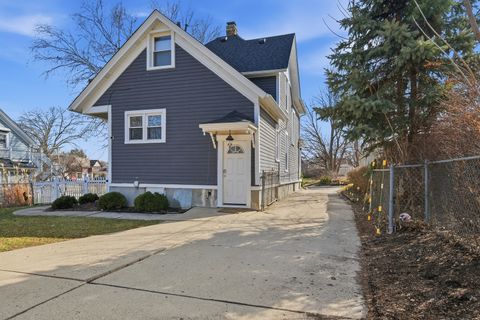 Tiny photo for 410 Standish Street, Elgin, IL 60123 (MLS # 12612017)