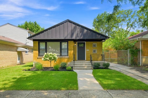 Photo of 10933 S Eggleston Avenue, Chicago, IL 60628 (MLS # 12772748)