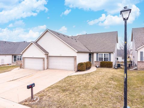 Photo of 450 Beechwood Court, Normal, IL 61761 (MLS # 12582801)