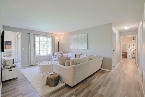 Tiny photo for 875 Golf Course Road #2, Crystal Lake, IL 60014 (MLS # 12617077)