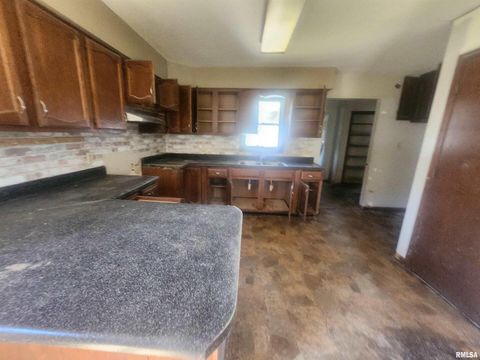 Tiny photo for 904 E POPLAR Street, Duquoin, IL 62832 (MLS # EB459073)