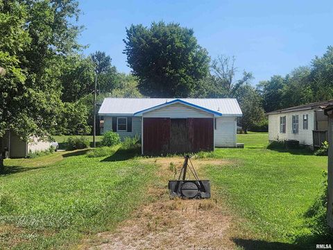 Tiny photo for 904 E POPLAR Street, Duquoin, IL 62832 (MLS # EB459073)