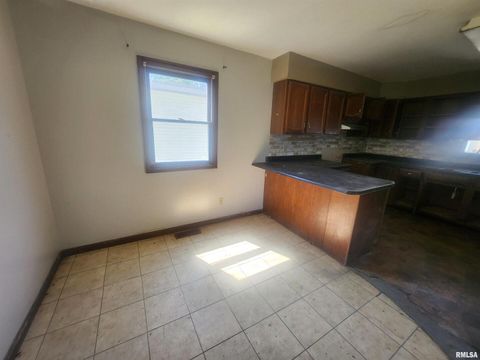 Tiny photo for 904 E POPLAR Street, Duquoin, IL 62832 (MLS # EB459073)