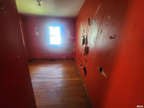 Tiny photo for 904 E POPLAR Street, Duquoin, IL 62832 (MLS # EB459073)