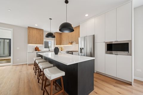 Tiny photo for 944 Beloit Avenue #5, Forest Park, IL 60130 (MLS # 12528602)