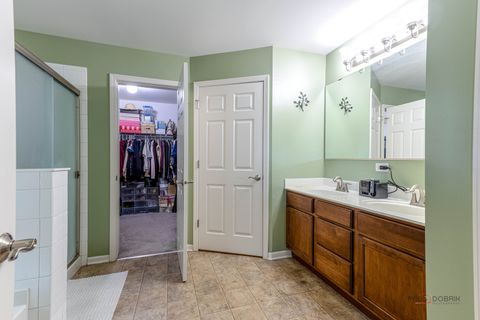 Tiny photo for 3316 Highwood Court, Elgin, IL 60124 (MLS # 12506540)