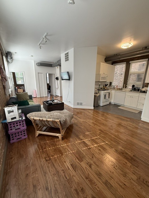 2216 W Taylor Street 2F