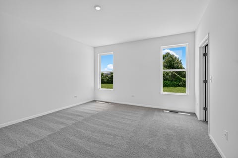 Tiny photo for 373 Cottrell Lane, Aurora, IL 60506 (MLS # 12645438)