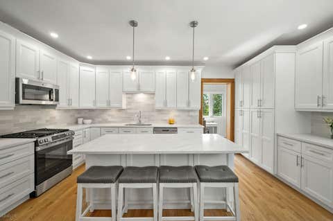 Tiny photo for 5100 N Long Avenue, Chicago, IL 60630 (MLS # 12739338)