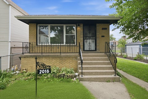 Photo of 2016 W 52nd Street, Chicago, IL 60609 (MLS # 12760791)