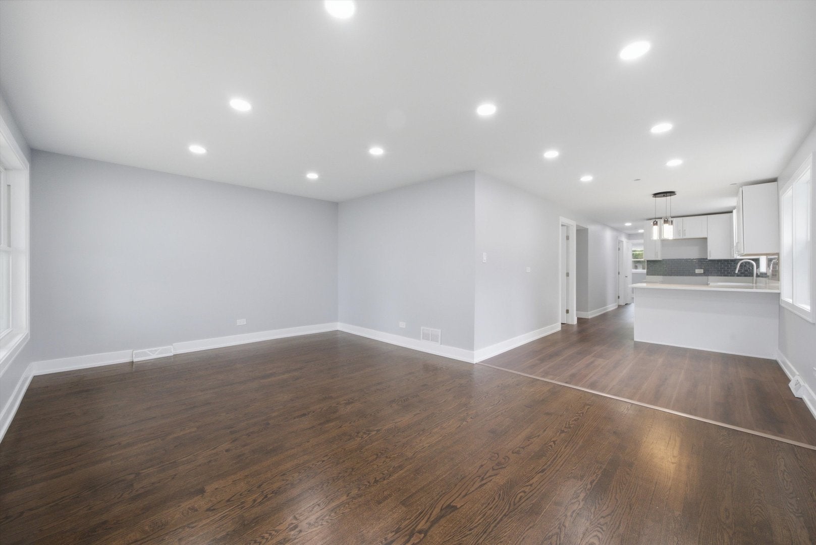 2016 W 52nd Street
