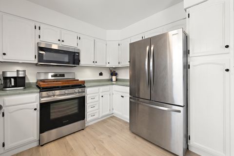 Tiny photo for 6418 MARTIN Street, Crystal Lake, IL 60014 (MLS # 12529167)