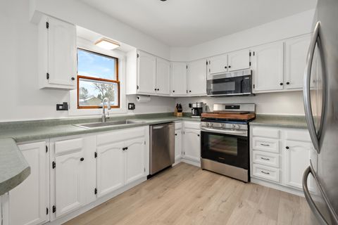 Tiny photo for 6418 MARTIN Street, Crystal Lake, IL 60014 (MLS # 12529167)