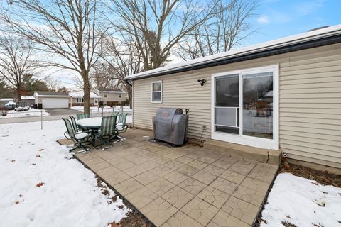 Tiny photo for 6418 MARTIN Street, Crystal Lake, IL 60014 (MLS # 12529167)
