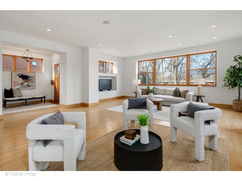 Tiny photo for 2801 W Eastwood Avenue, Chicago, IL 60625 (MLS # 12579185)