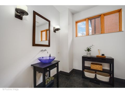 Tiny photo for 2801 W Eastwood Avenue, Chicago, IL 60625 (MLS # 12579185)