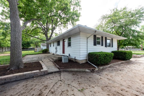 Tiny photo for 2109 7th Street, Winthrop Harbor, IL 60096 (MLS # 12664026)