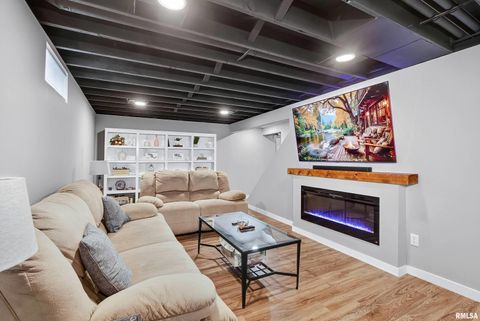 Tiny photo for 6050 Hillandale Road, Davenport, IA 52806 (MLS # QC4269281)