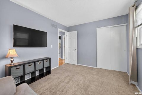 Tiny photo for 6050 Hillandale Road, Davenport, IA 52806 (MLS # QC4269281)